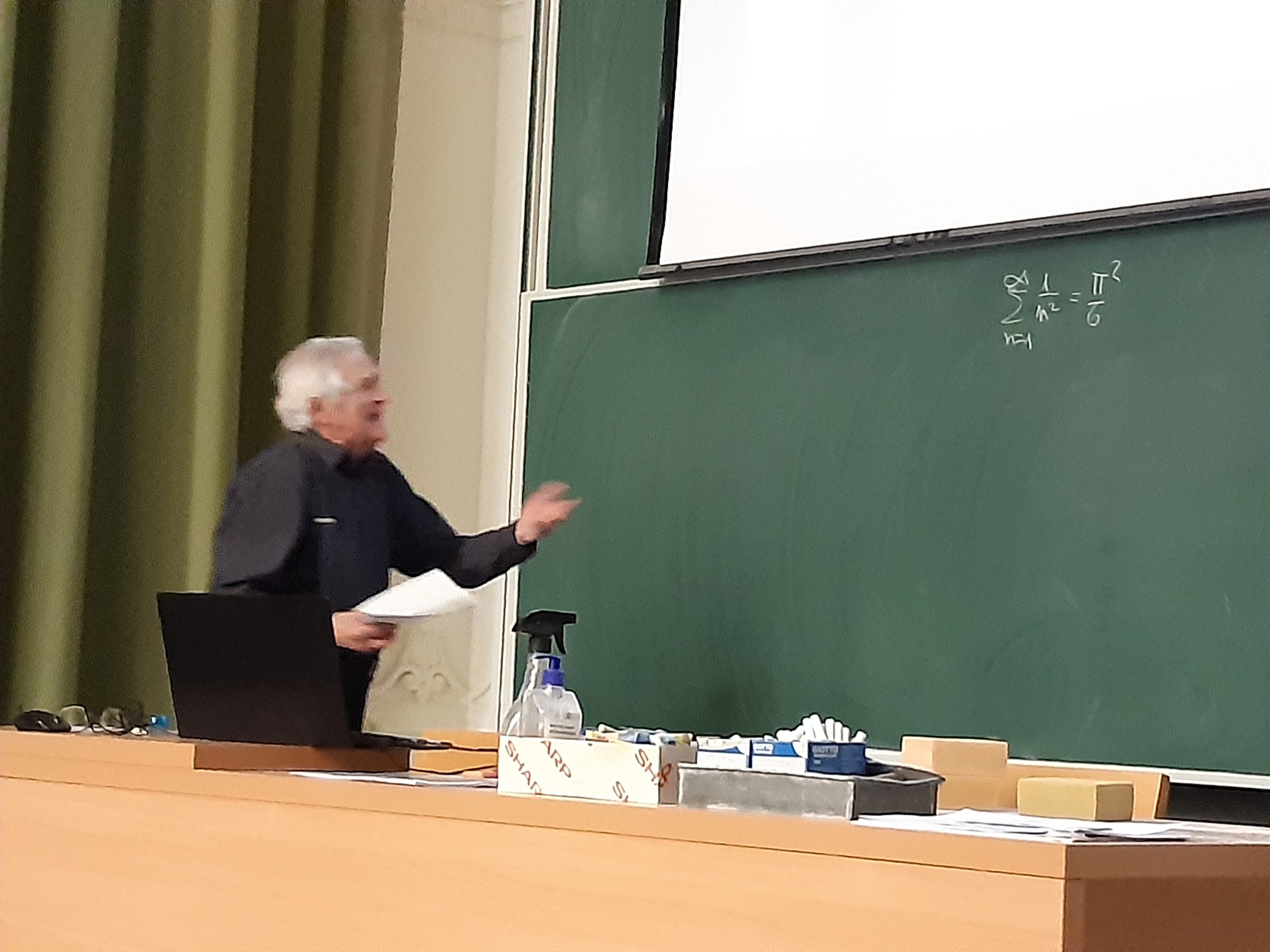 Pi-napi előadások a szegedi Bolyai Intézetben 4 20240314 183643 scaled