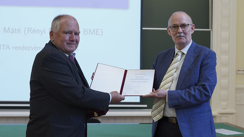 Matematika a díjak hátterében 6 53722766415 6a99747aa4 c