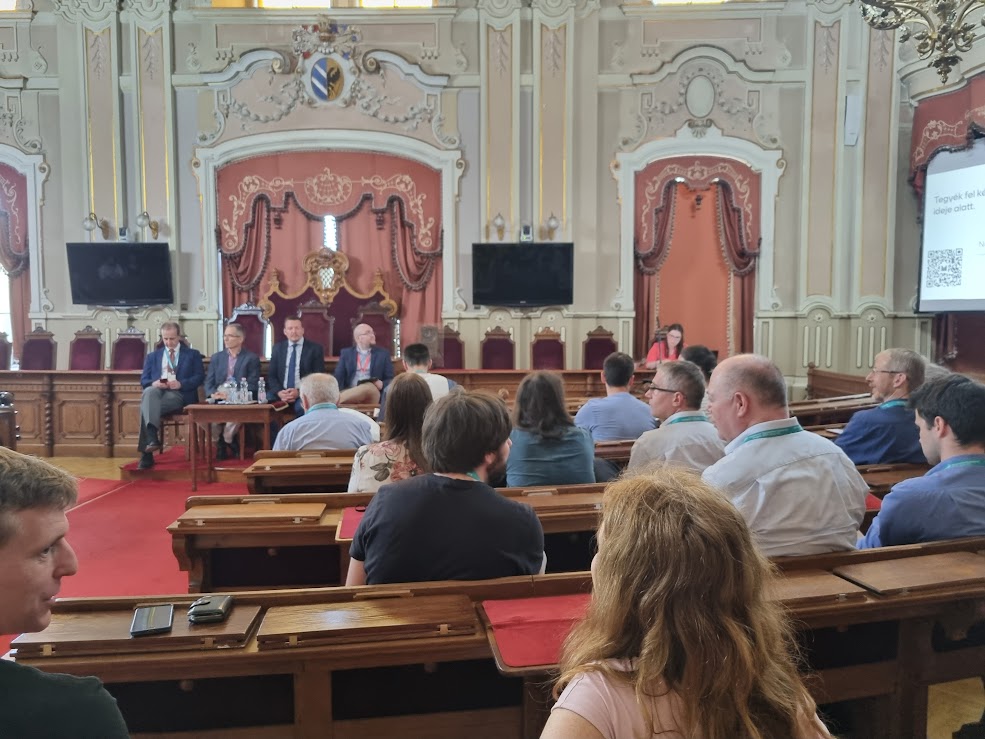 Panelbeszélgetés a szegedi Városházán elspanel