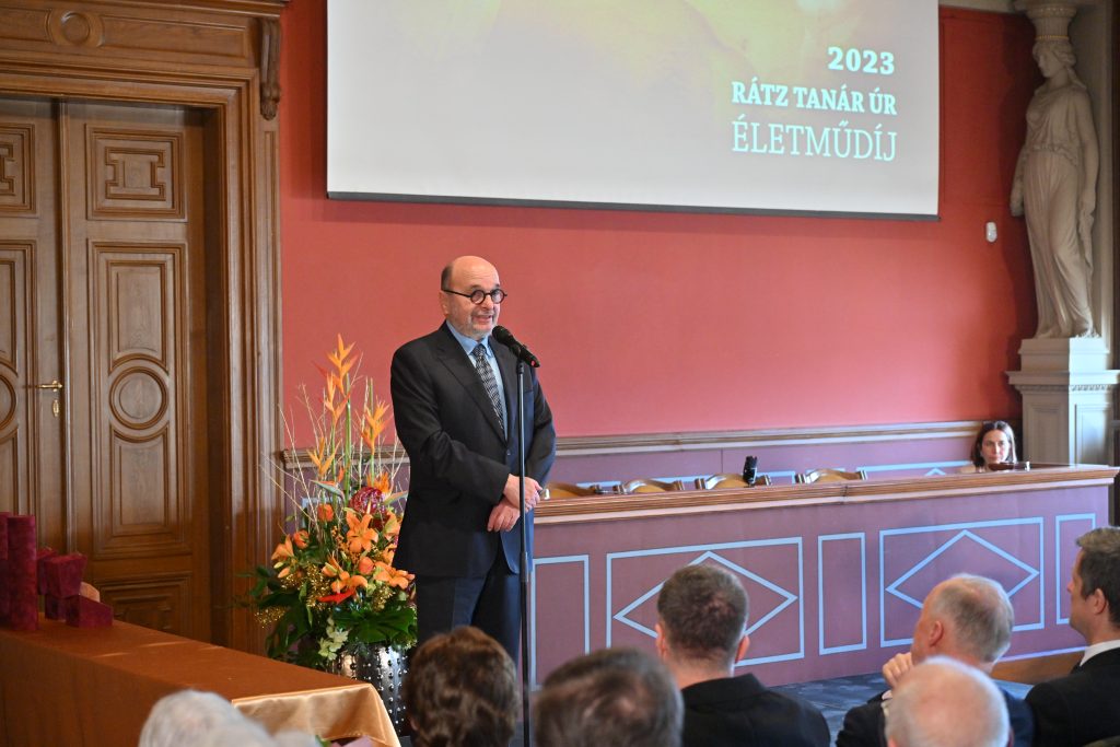 Bojr Gbor Graphisoft alaptja 1