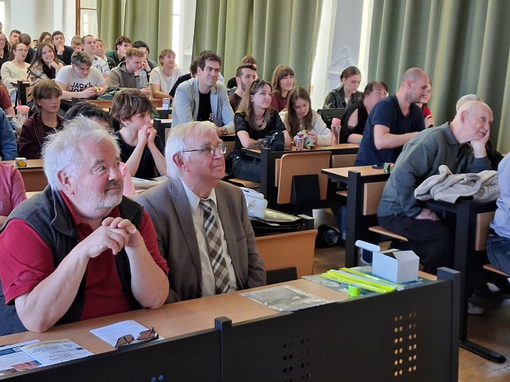 64ed0e85 c20b 45b2 9306 05207a8a16bb