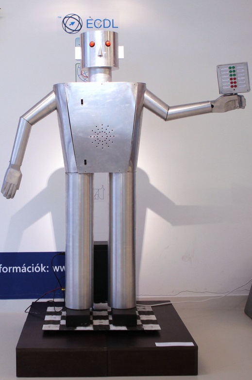 Robotkatica és kibernetika — Muszka Dániel élete 8 8