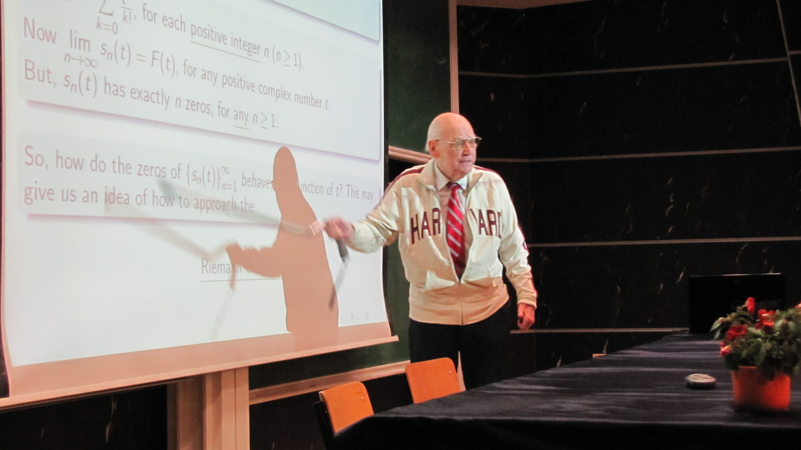 Varga Richárd (Richard S. Varga) emlékére 2 Conf4 explaining2 scaled
