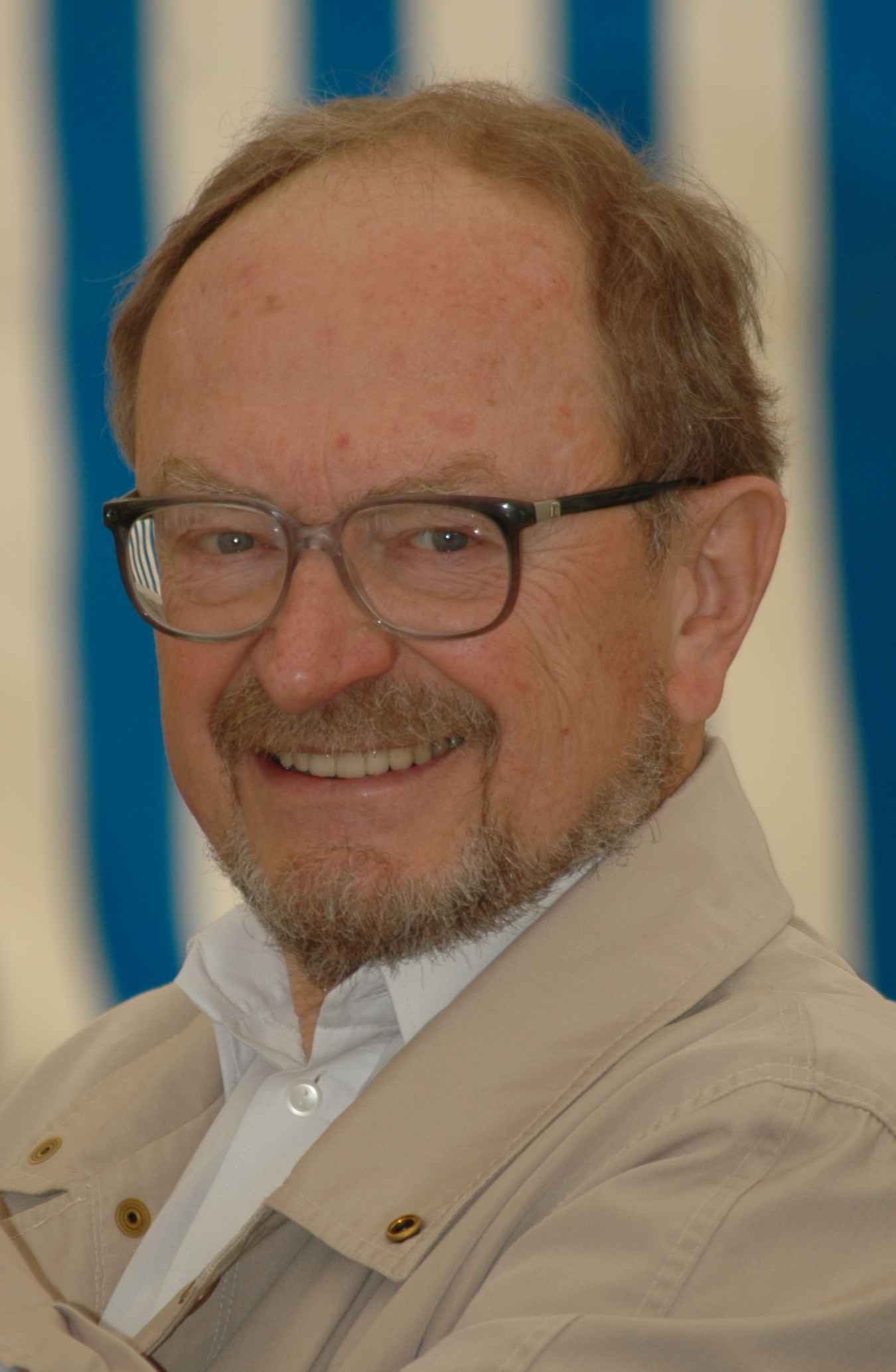 Elhunyt Csákány Béla professzor 2 csbela KEU3